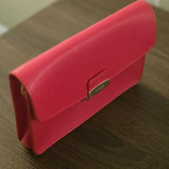 Fancy/New Red Leather Furla Purse - Picture 1 of 6